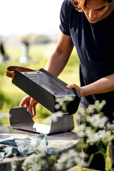 UNA Holzkohlegrill