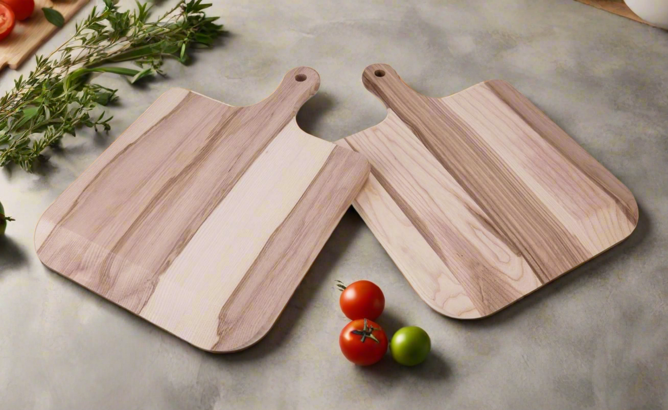 Pizzabrett - Kern Esche mit Griff - roh - 40 x 30 x 2 cm - abgeflachte Kante - FSC®