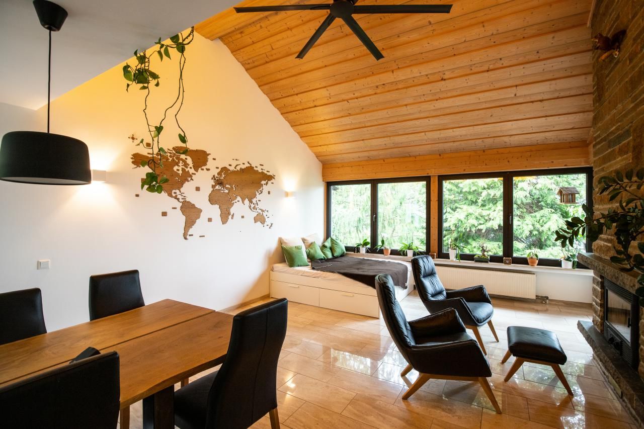 Weltkarte aus FSC® Holz – Deine Reisen. Deine Welt. Deine Erlebnisse.
