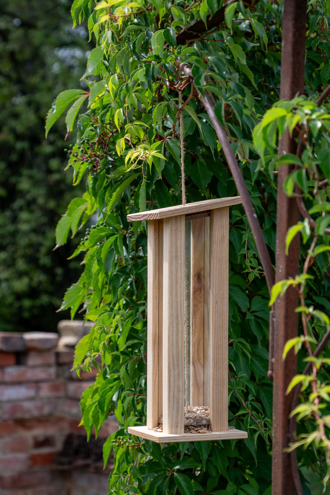 bird feeding station