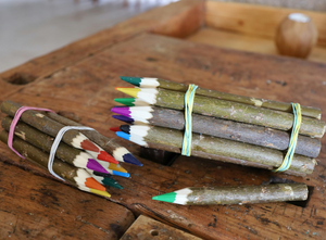 Set of 12 colored pencils