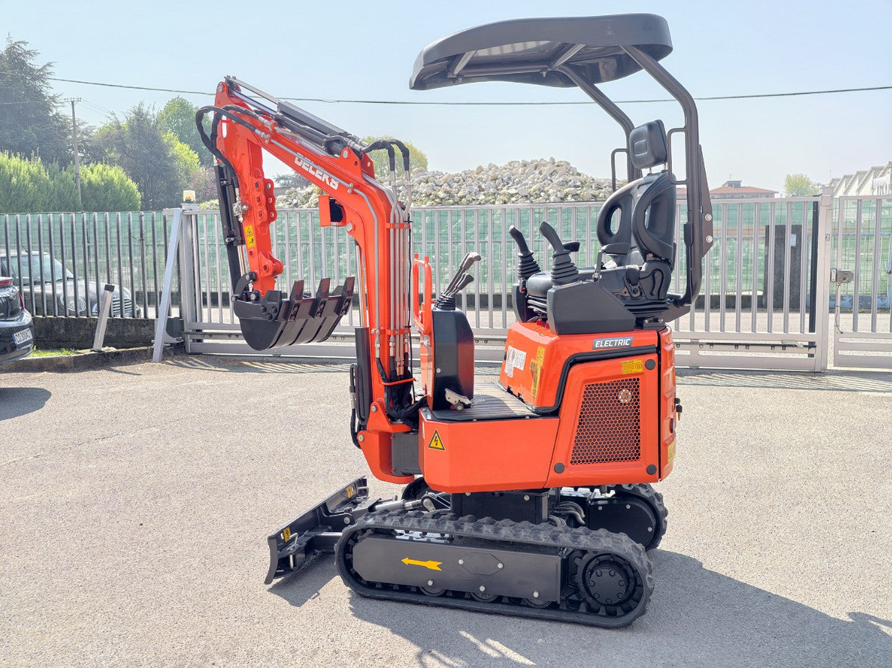 Vollelektrischer Akku Minibagger E110