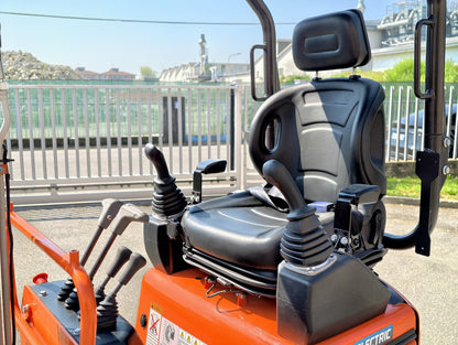 Vollelektrischer Akku Minibagger E110