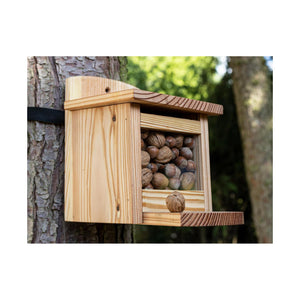 Eichhörnchen Futterhaus aus europäischer Lärche - inklusive Nussspender / Futterbox