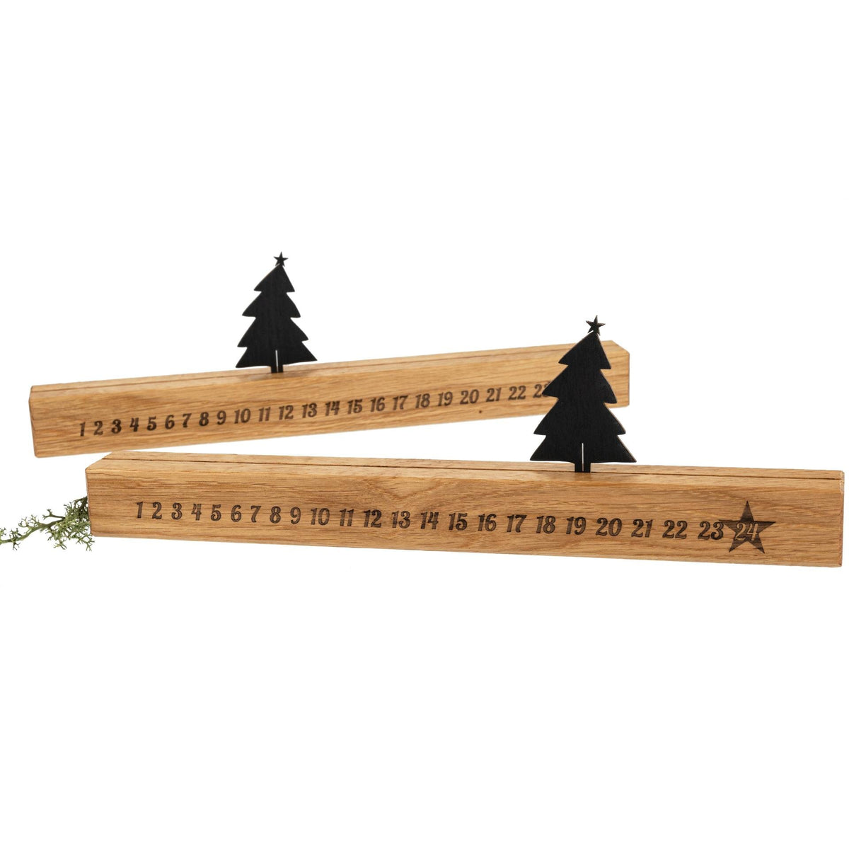 Holz Adventskalender aus geölter Eiche - Verschiebbarer Tannenbaum | 30 x 9,5 x 3 cm