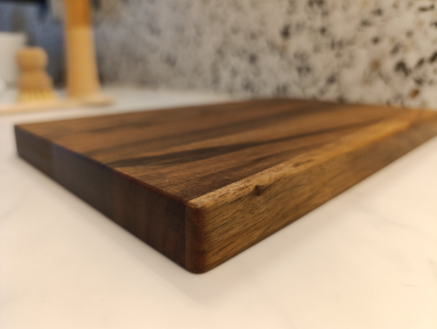 Schneidebrett rechteckig aus Nussbaum Holz - 30 x 18 x 2 cm FSC® geölt